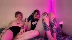 Amateur Webcam Teen Masturbates And Teases