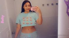 Young amateur teen in solo masturbation getting kinky