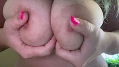 Close up amateur beauty uses her toy to masturbates