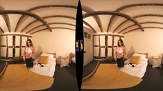 Super Hot Teen Babe Knows How To Jerk