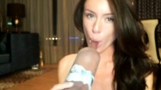 Brunette Solo Webcam Masturbation