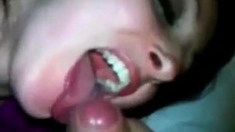 Hot girlfriend loves cum in her mouth